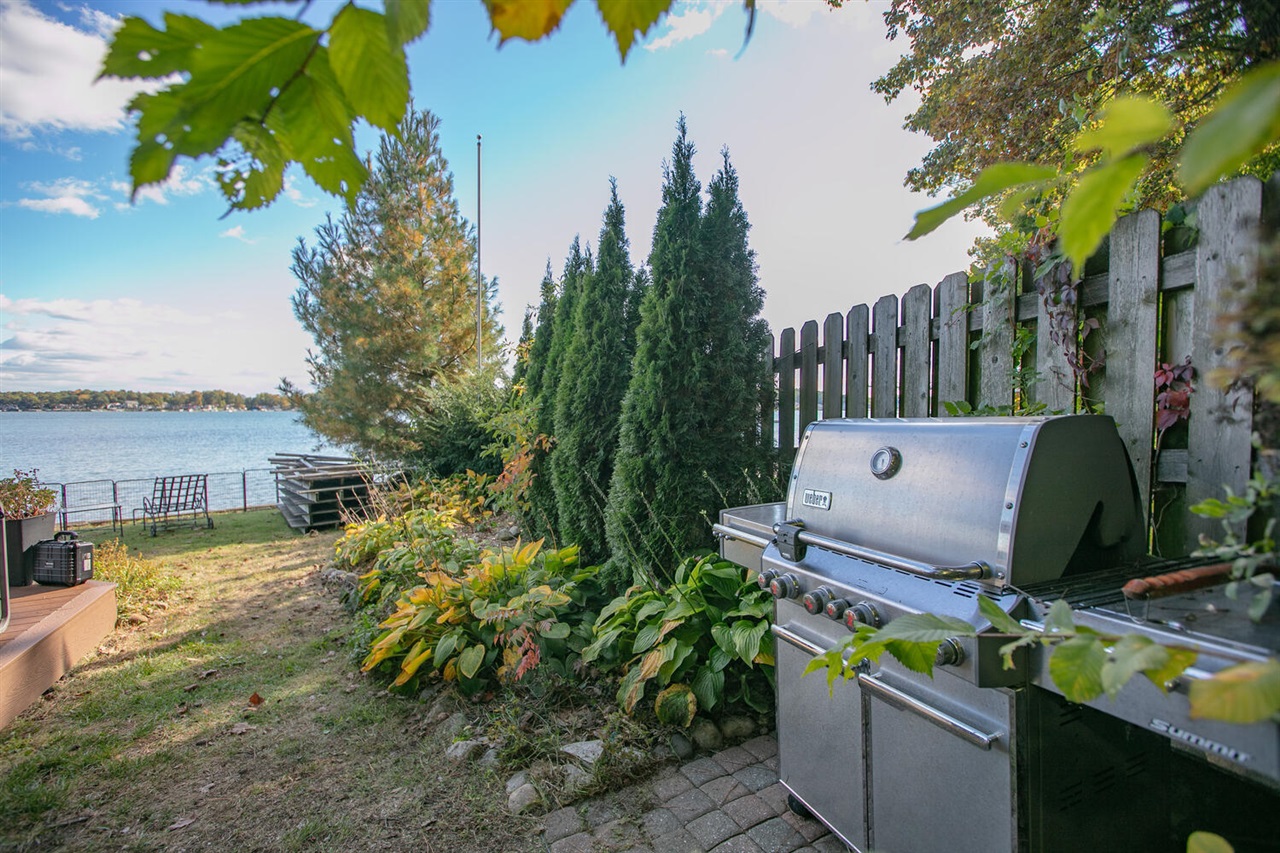 24199 N Shore Drive, Edwardsburg, MI, 49112-8511