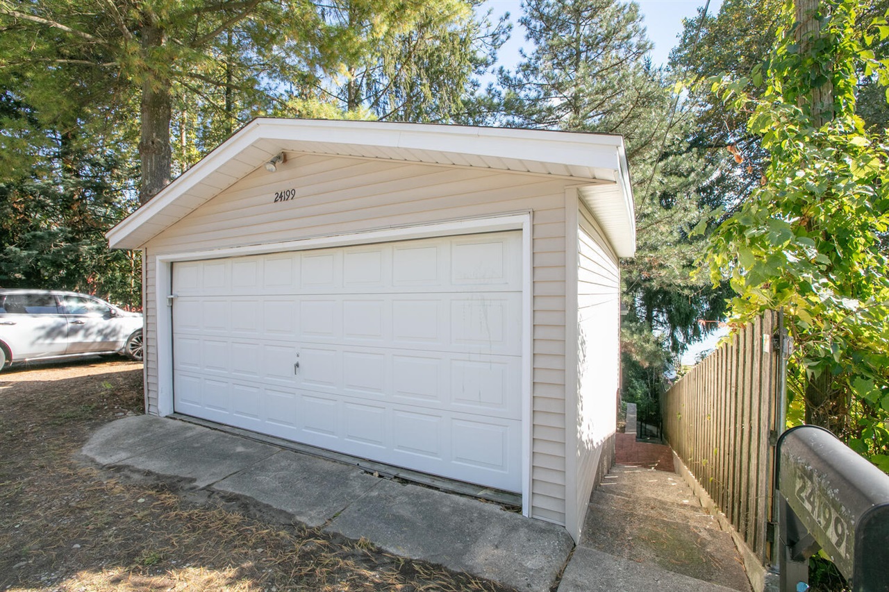 24199 N Shore Drive, Edwardsburg, MI, 49112-8511