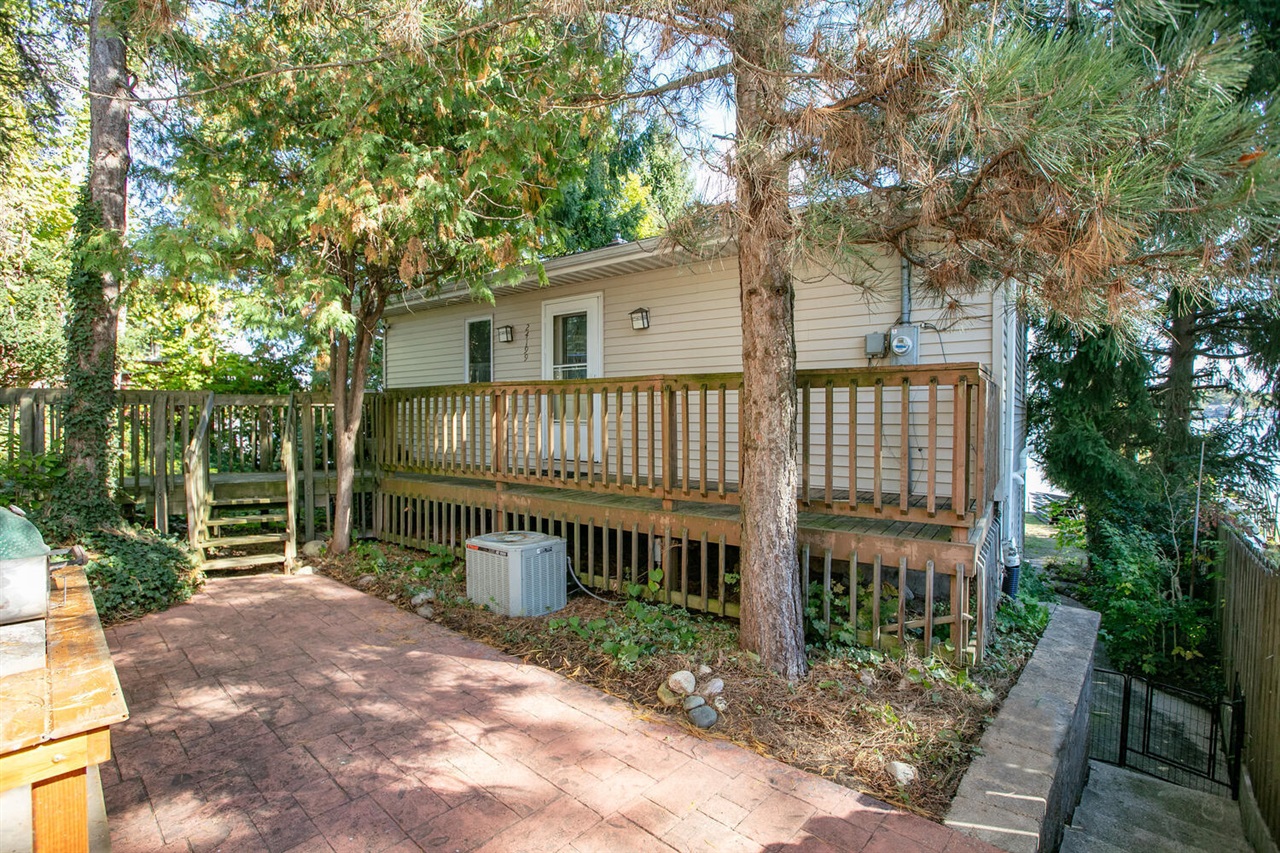 24199 N Shore Drive, Edwardsburg, MI, 49112-8511