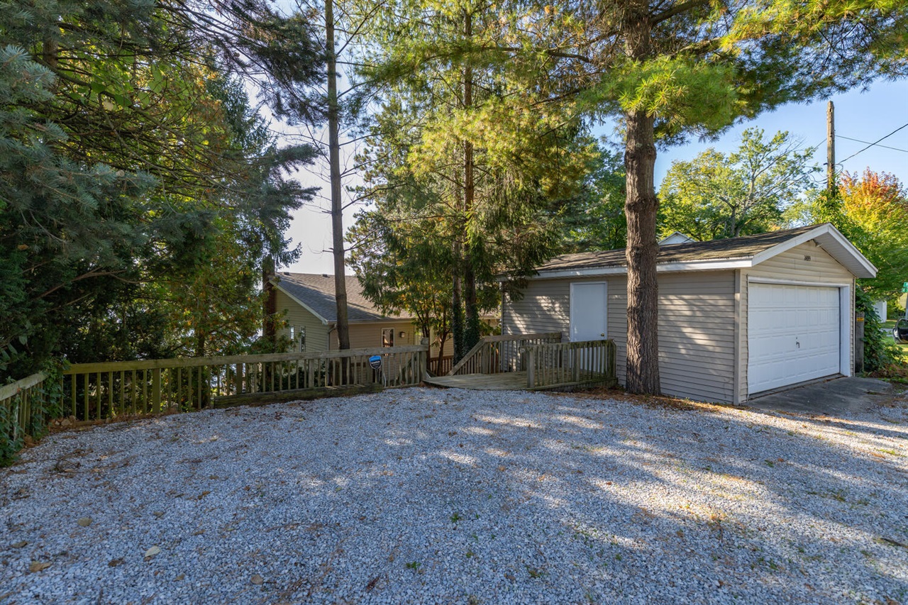 24199 N Shore Drive, Edwardsburg, MI, 49112-8511