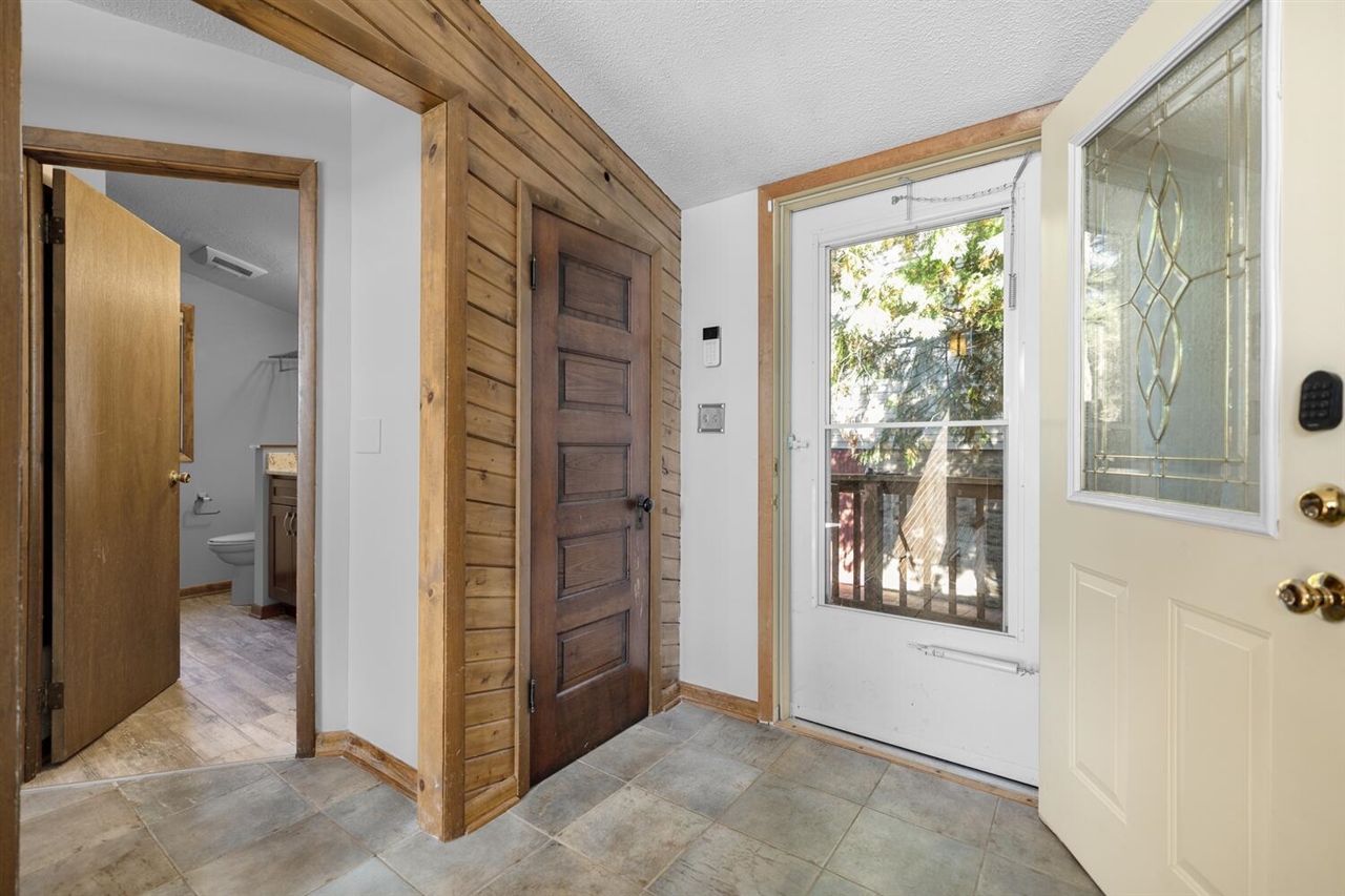 24199 N Shore Drive, Edwardsburg, MI, 49112-8511