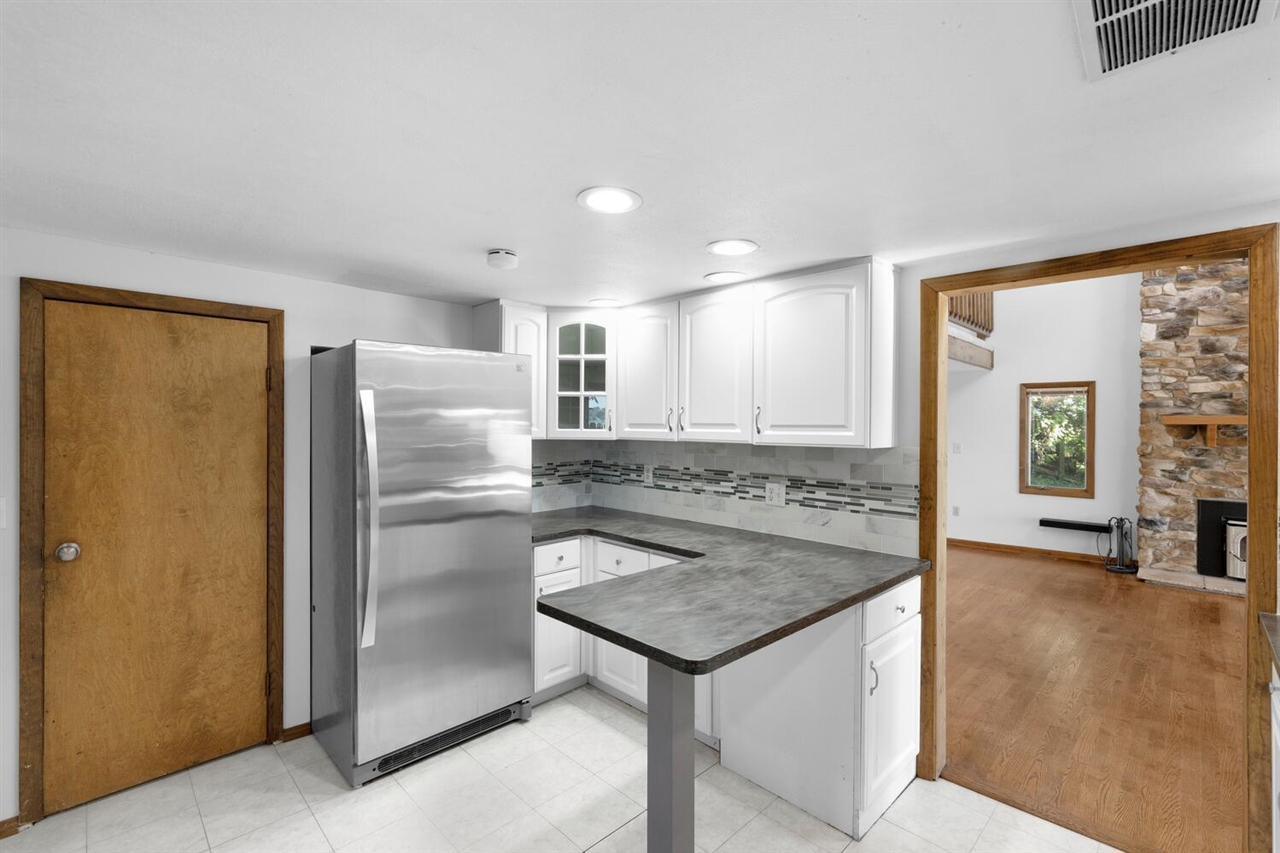 24199 N Shore Drive, Edwardsburg, MI, 49112-8511