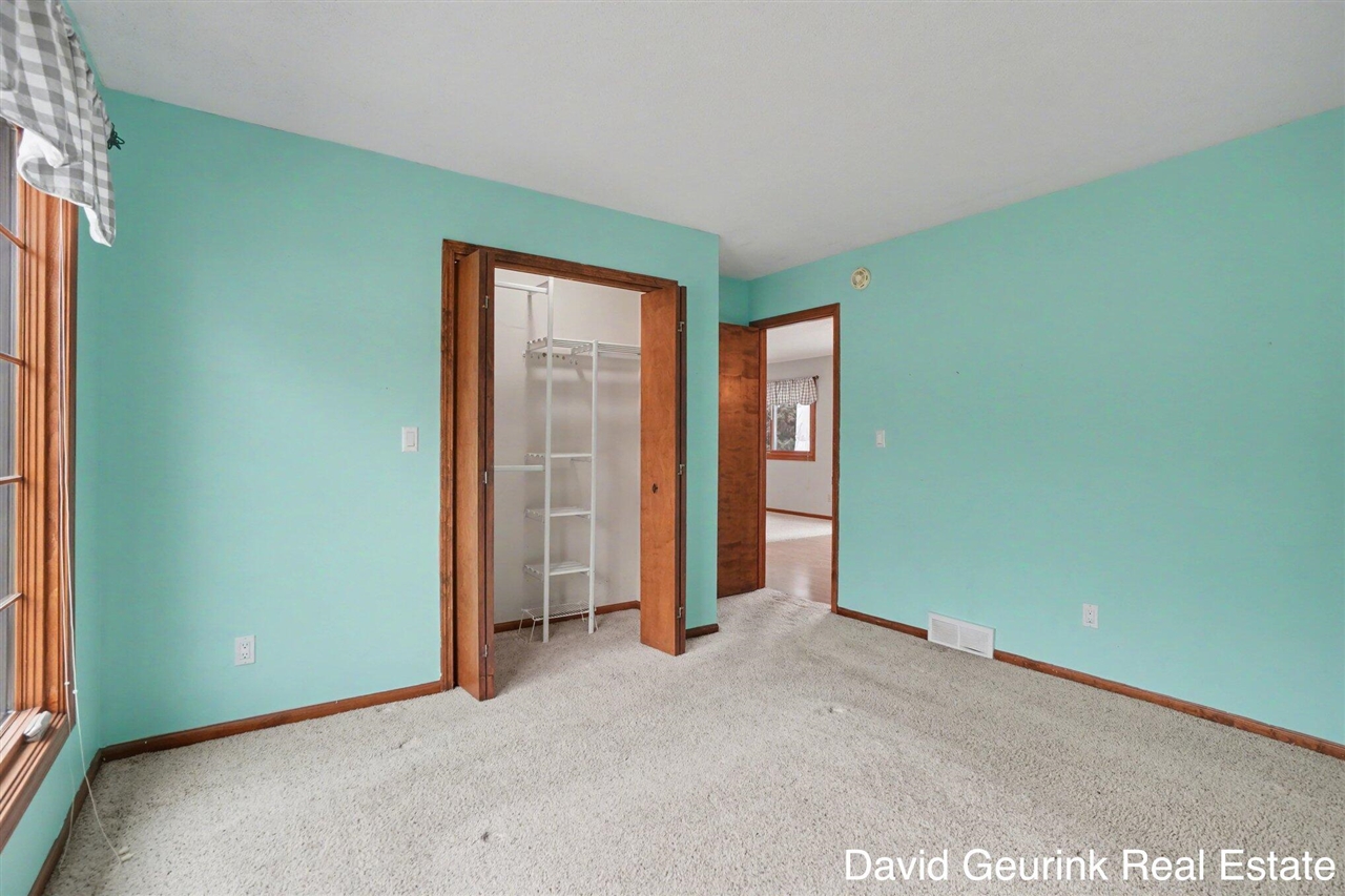 Holland, MI, 49423-3831