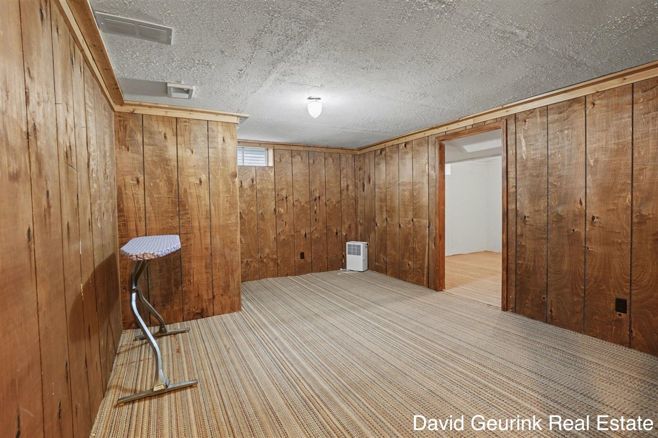 Holland, MI, 49423-3831