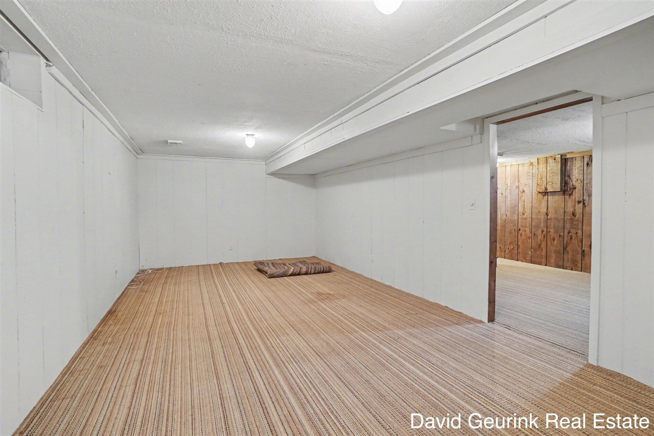 Holland, MI, 49423-3831