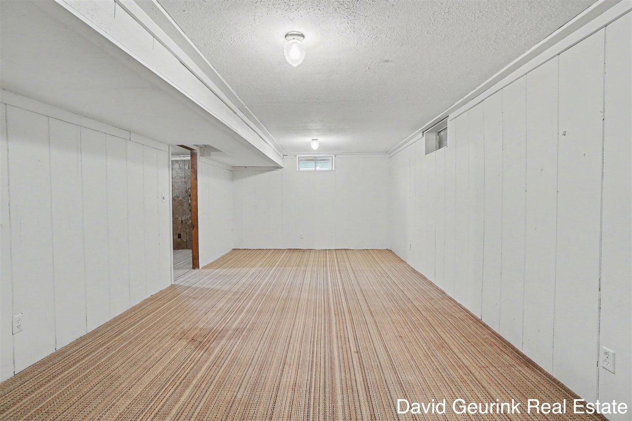 Holland, MI, 49423-3831