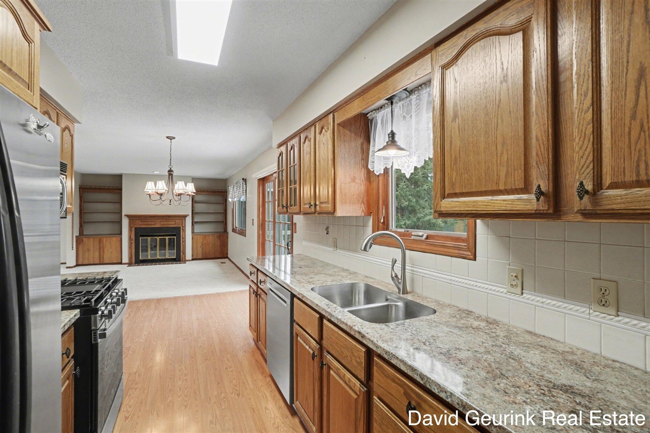 Holland, MI, 49423-3831