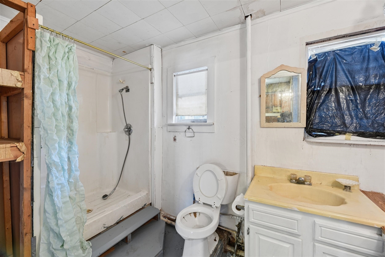 4812 Spring Creek Road, Three Oaks, MI, 49128-9783