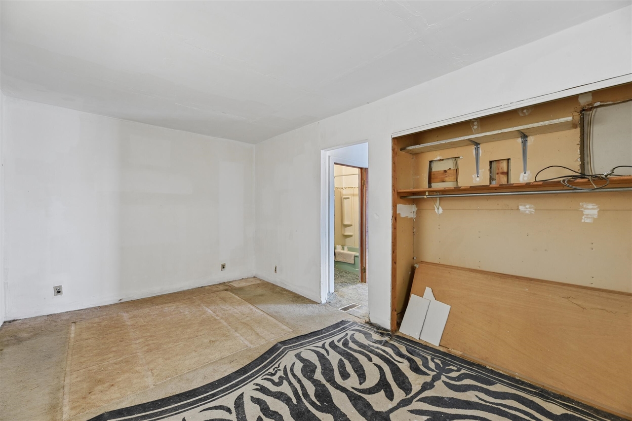 4812 Spring Creek Road, Three Oaks, MI, 49128-9783