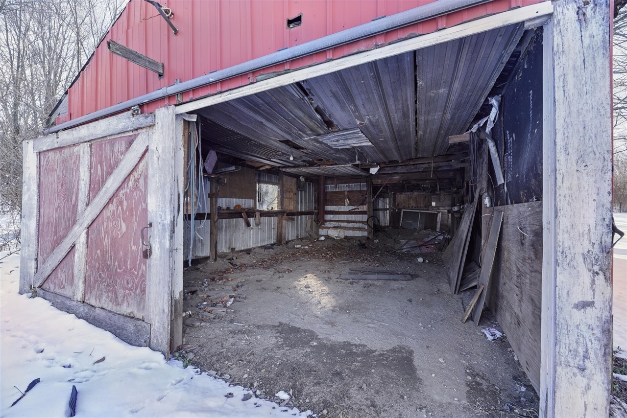 4812 Spring Creek Road, Three Oaks, MI, 49128-9783