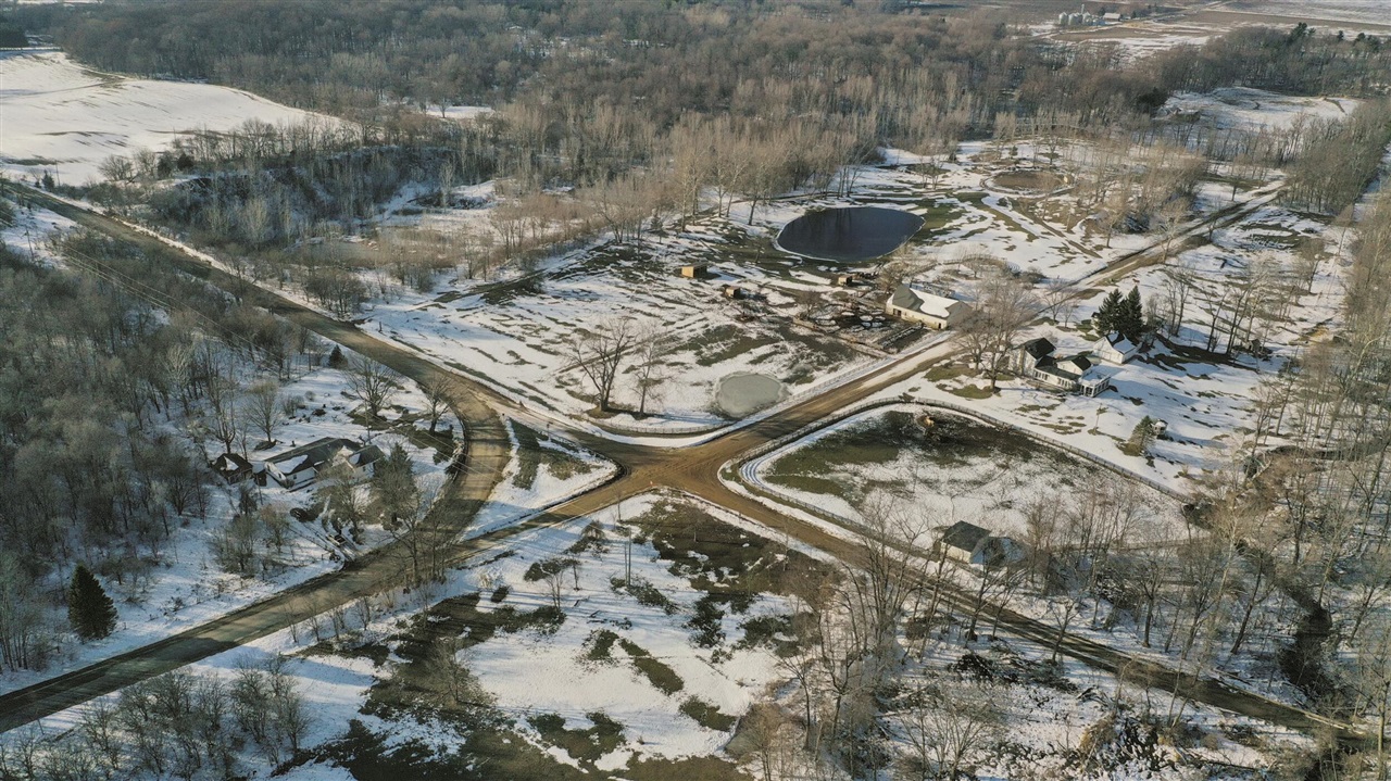 4812 Spring Creek Road, Three Oaks, MI, 49128-9783