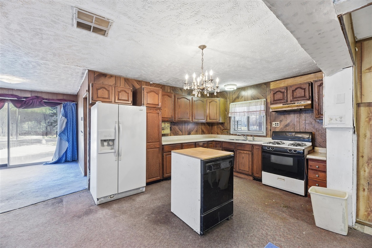 4812 Spring Creek Road, Three Oaks, MI, 49128-9783