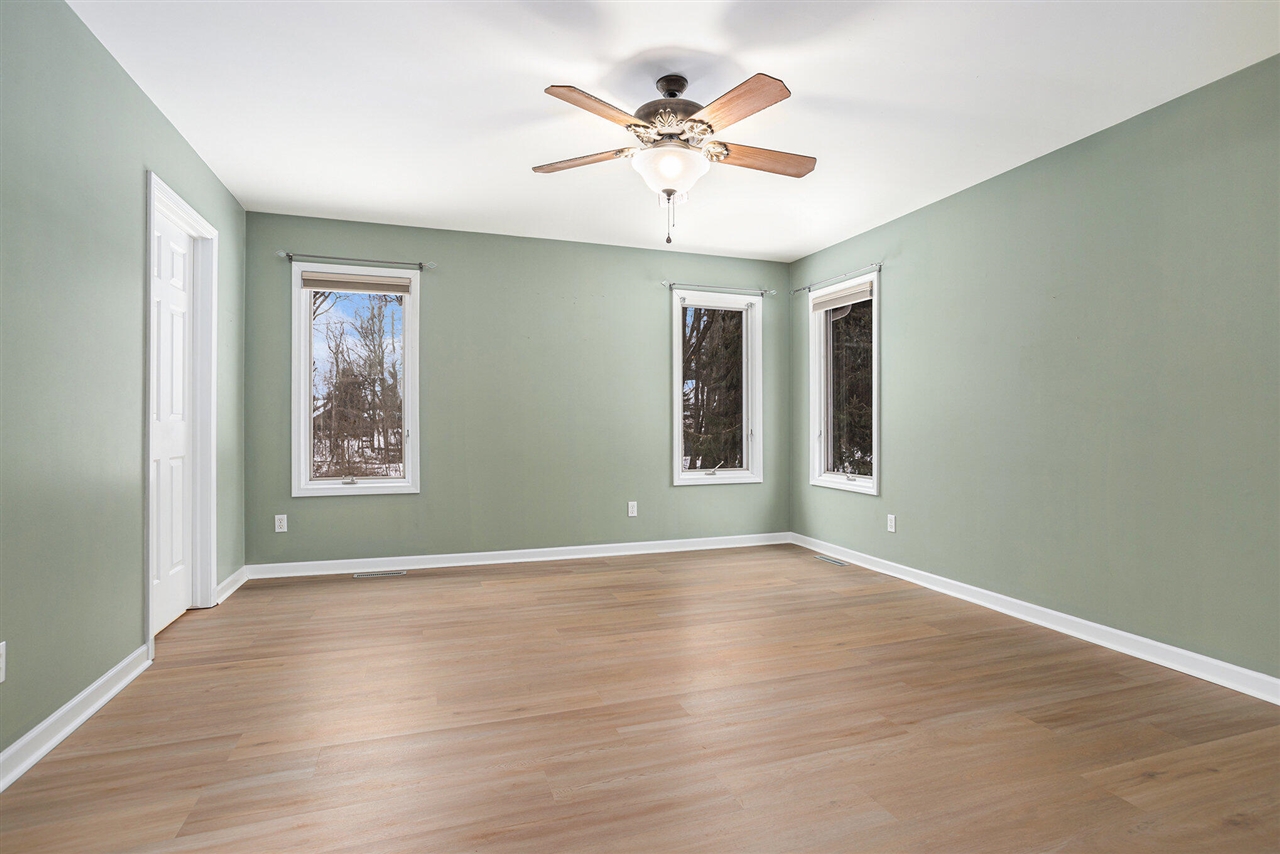 146 Steamburg Drive, East Leroy, MI, 49051-9783