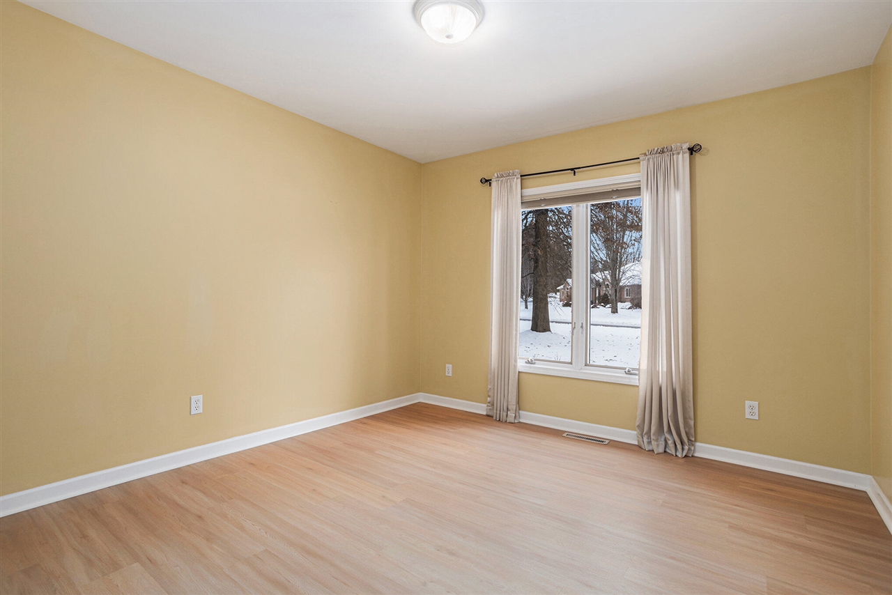 146 Steamburg Drive, East Leroy, MI, 49051-9783