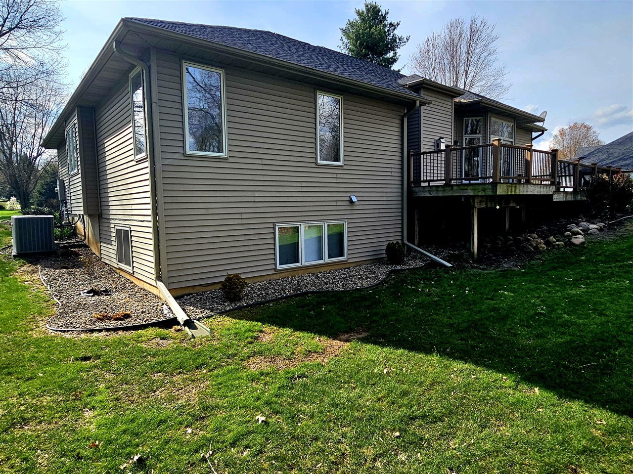 146 Steamburg Drive, East Leroy, MI, 49051-9783