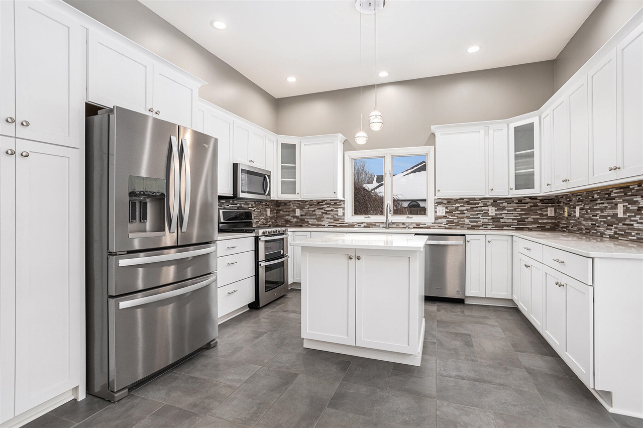 146 Steamburg Drive, East Leroy, MI, 49051-9783