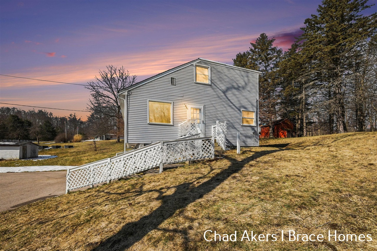 9555 Eastern Avenue, Byron Center, MI, 49315-9311