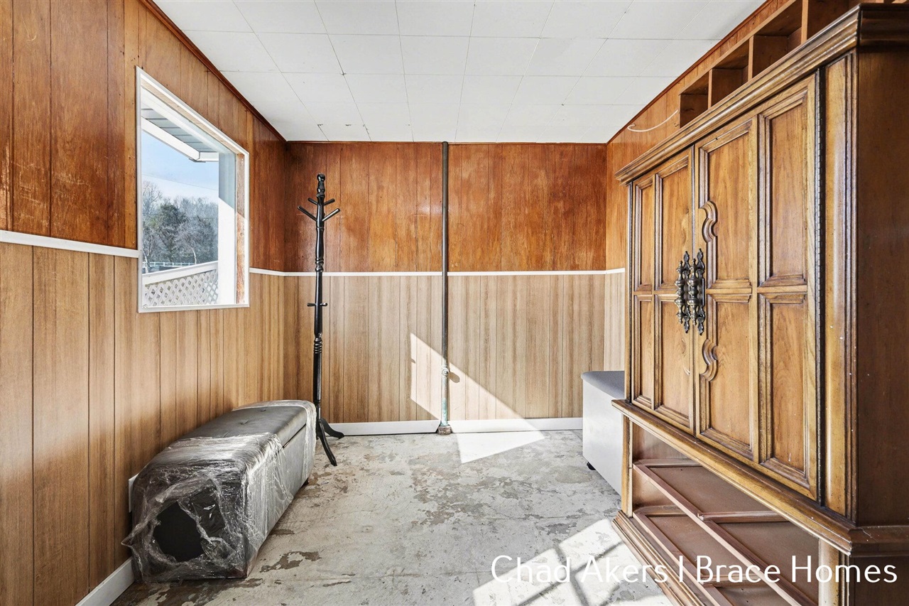 9555 Eastern Avenue, Byron Center, MI, 49315-9311