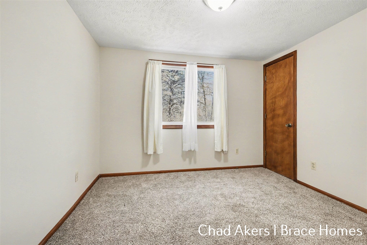 9555 Eastern Avenue, Byron Center, MI, 49315-9311