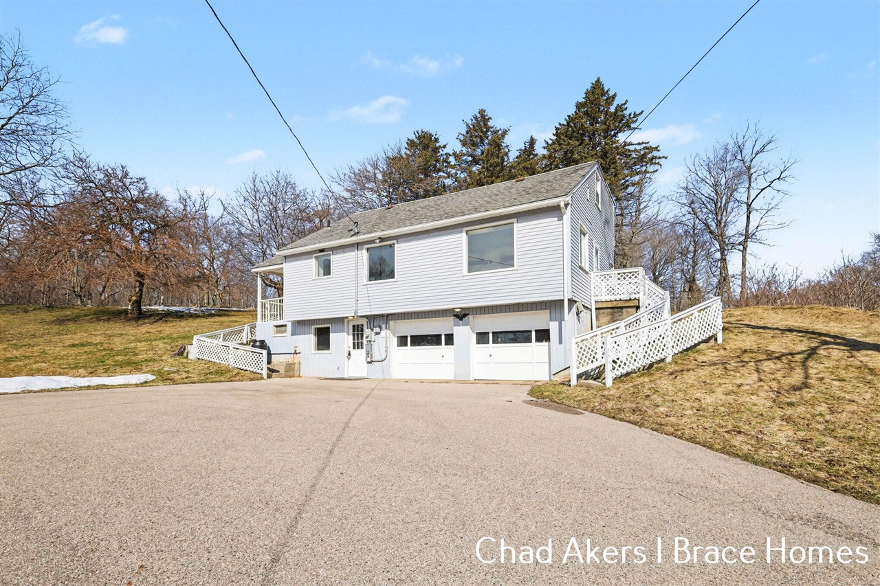 9555 Eastern Avenue, Byron Center, MI, 49315-9311