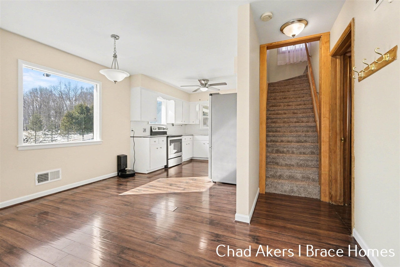 9555 Eastern Avenue, Byron Center, MI, 49315-9311