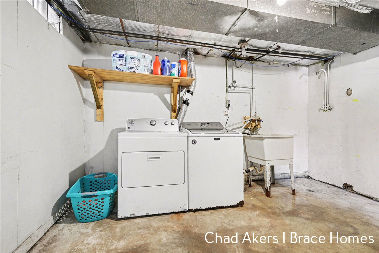 9555 Eastern Avenue, Byron Center, MI, 49315-9311