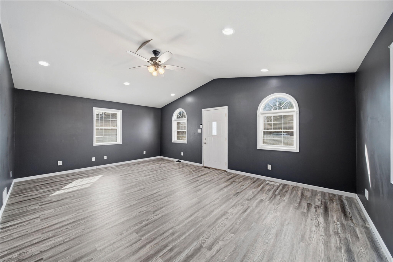 211 Hackett Street, Jackson, MI, 49202-2817