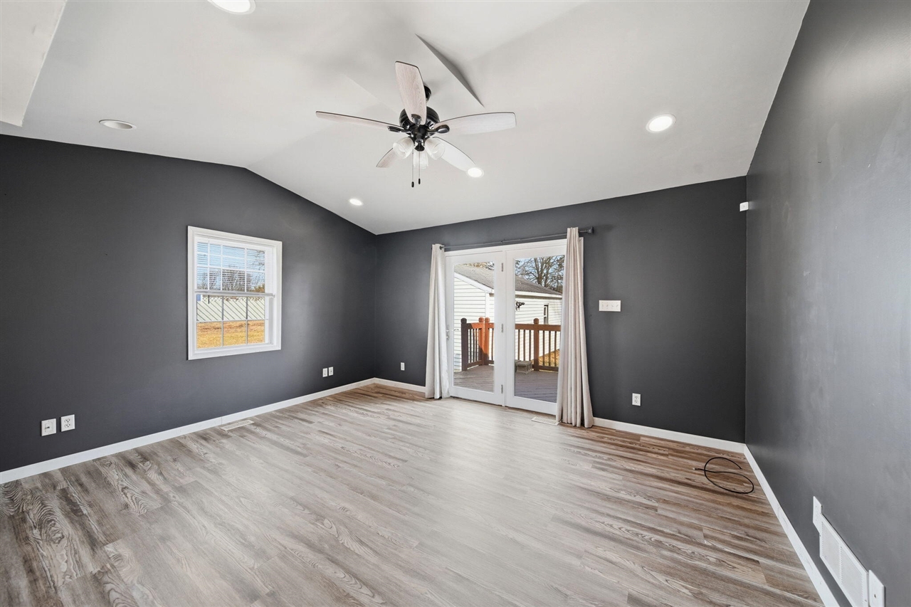 211 Hackett Street, Jackson, MI, 49202-2817