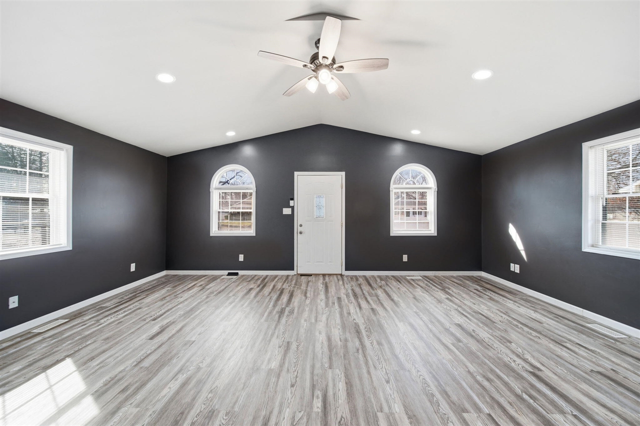 211 Hackett Street, Jackson, MI, 49202-2817