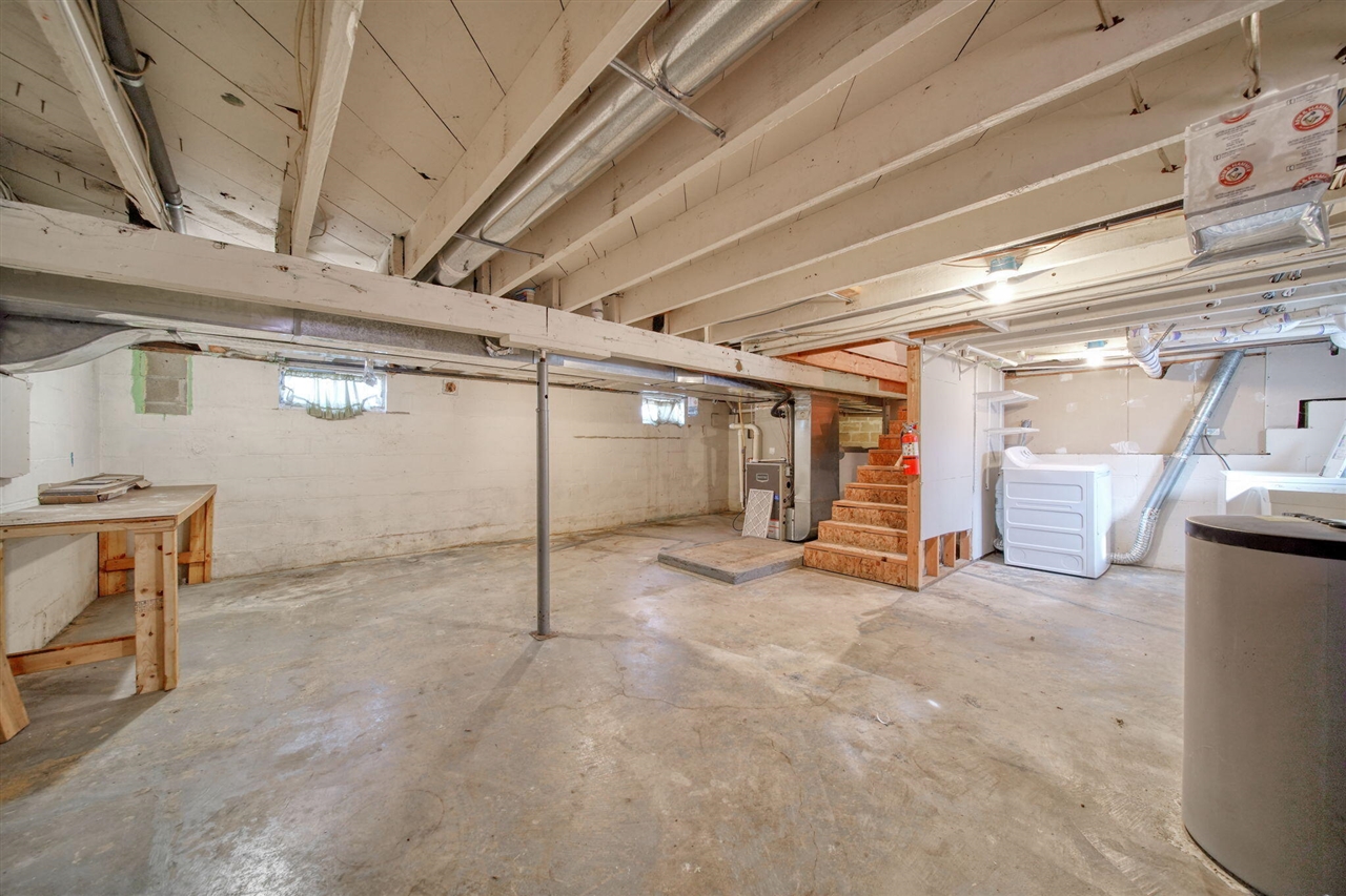 211 Hackett Street, Jackson, MI, 49202-2817