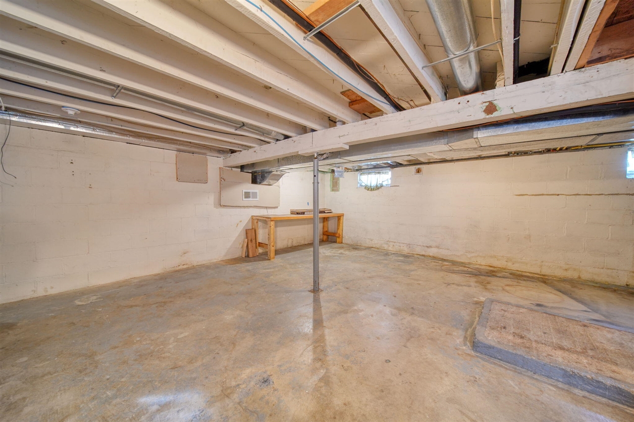 211 Hackett Street, Jackson, MI, 49202-2817