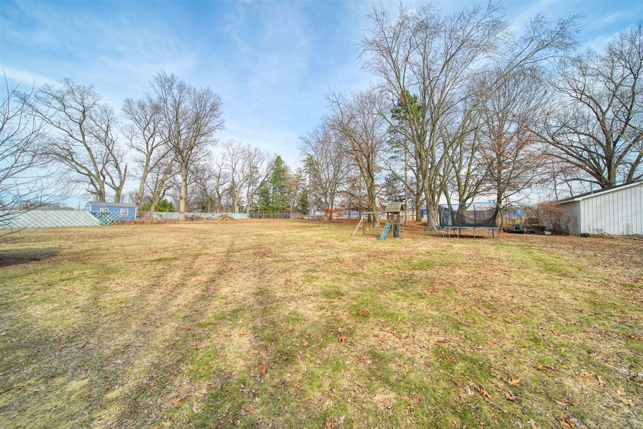 211 Hackett Street, Jackson, MI, 49202-2817