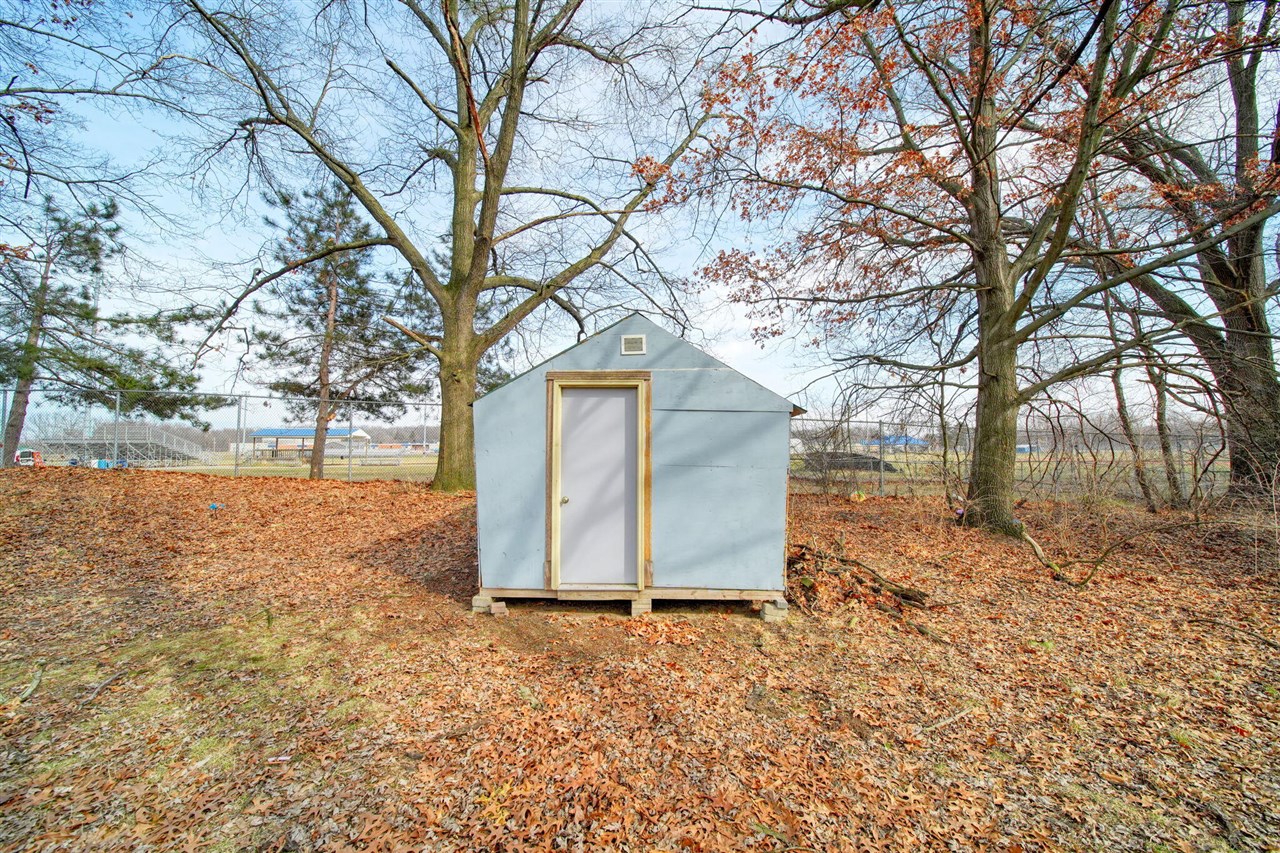 211 Hackett Street, Jackson, MI, 49202-2817