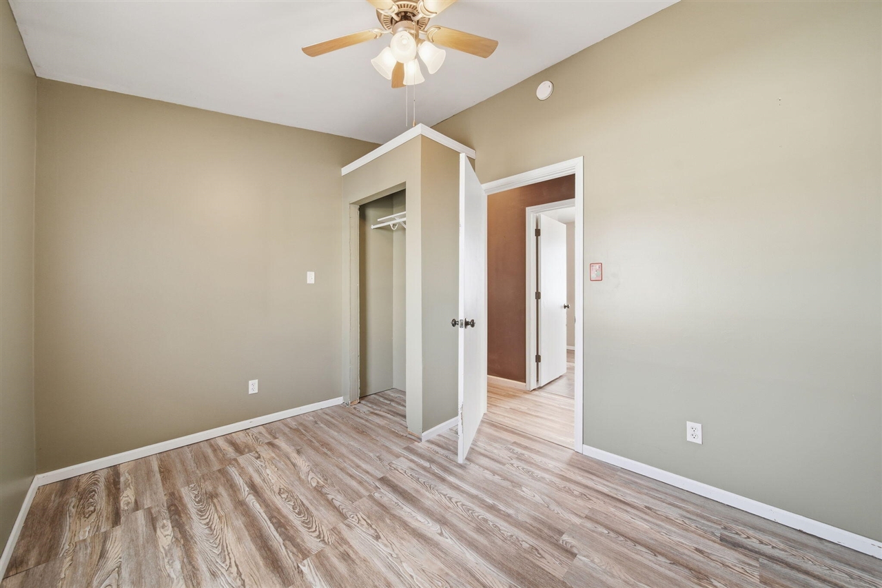 211 Hackett Street, Jackson, MI, 49202-2817