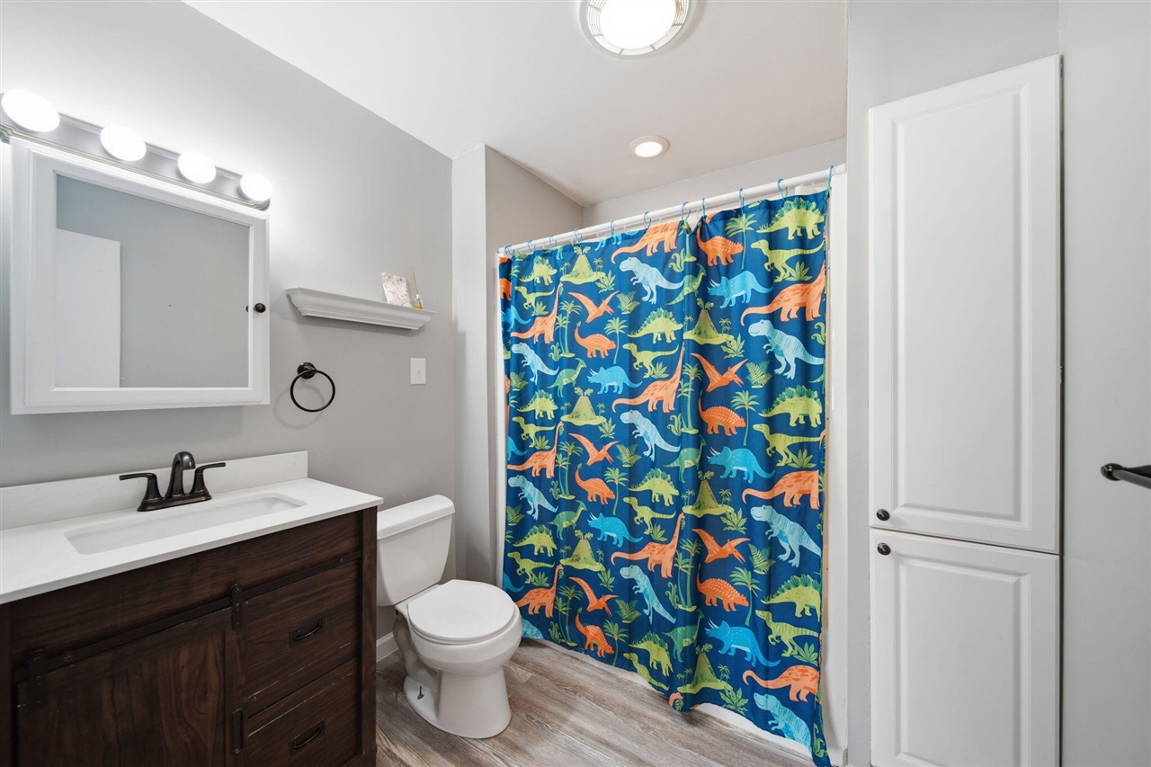 211 Hackett Street, Jackson, MI, 49202-2817