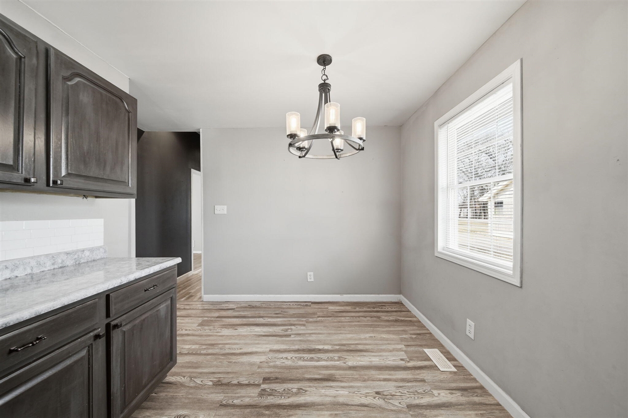 211 Hackett Street, Jackson, MI, 49202-2817