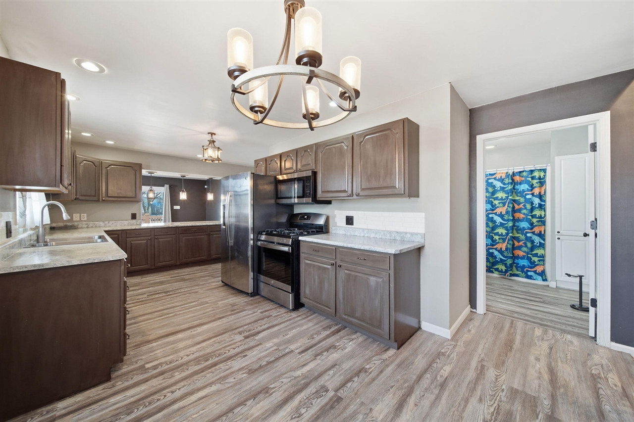 211 Hackett Street, Jackson, MI, 49202-2817