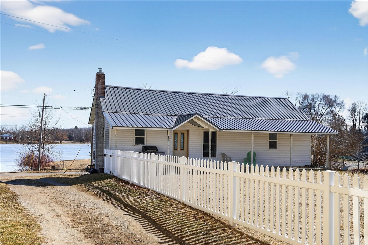 277 S Cass Street, Morley, MI, 49336-9267