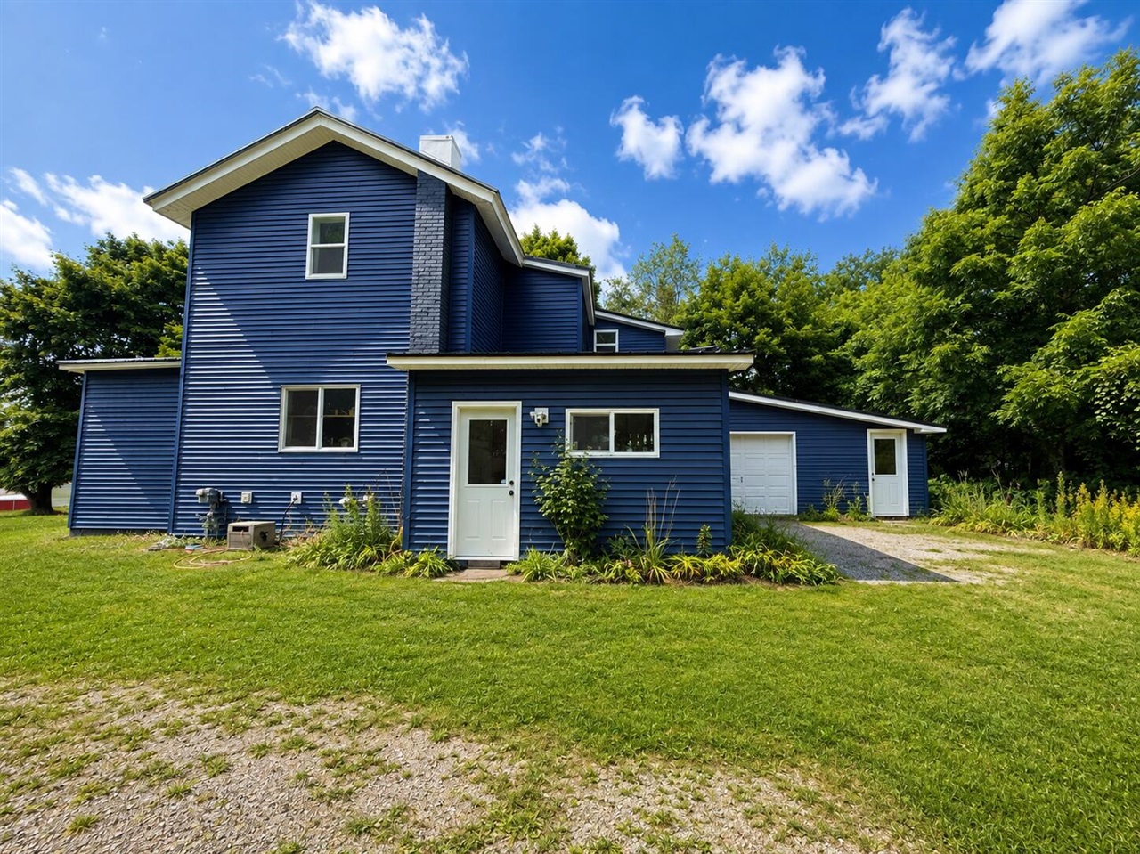 2nd image of 101 River Ct, Saint Louis, MI 48880 | MLS# 70517917