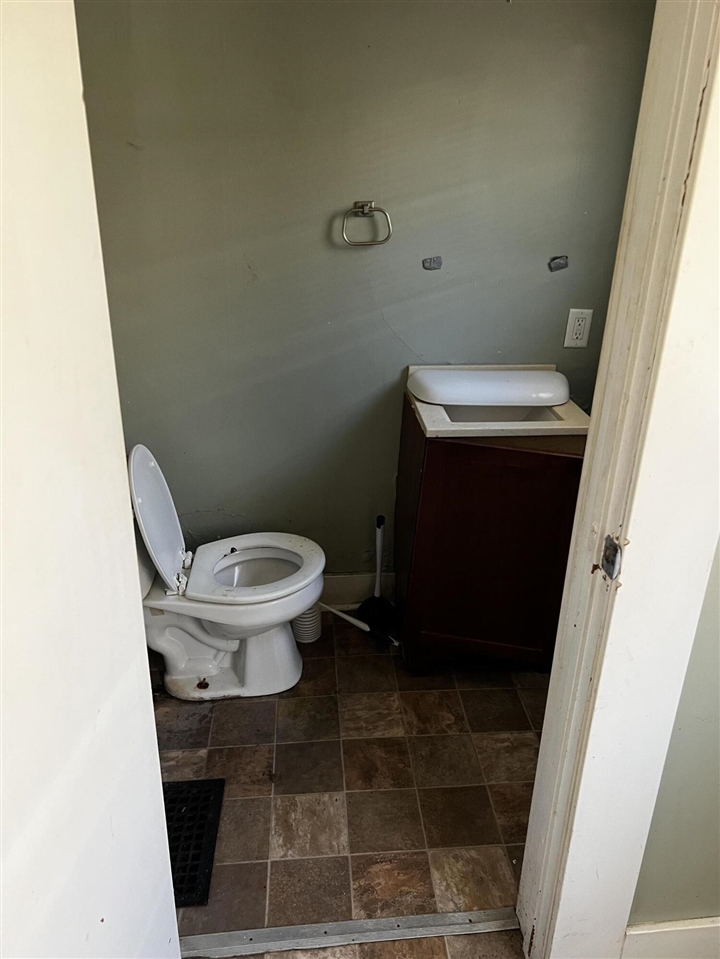 Homes for sale in Grand Rapids, MI | 1035 Alexander St, Grand Rapids, MI 49507 | MLS# 70517942