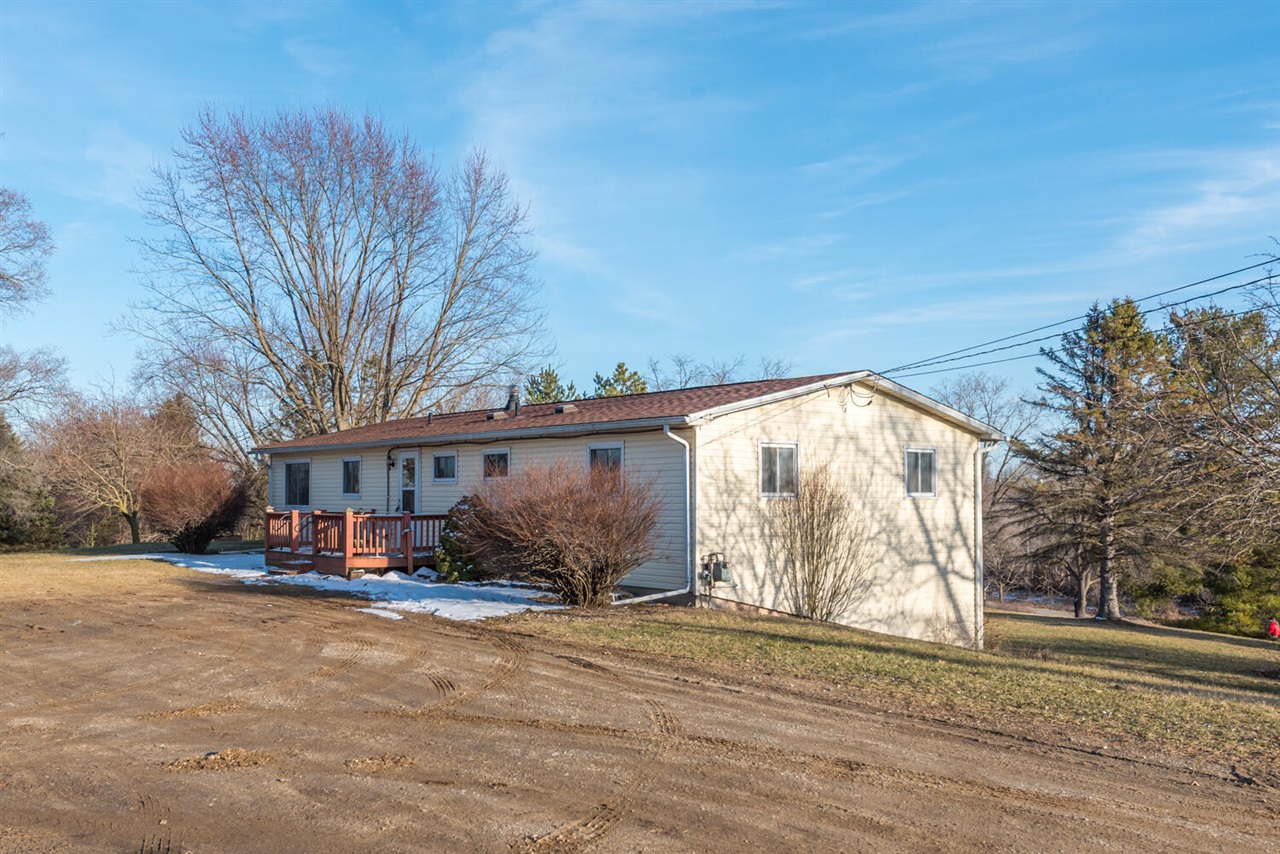 19820 Ivey Road, Chelsea, MI, 48118-9479