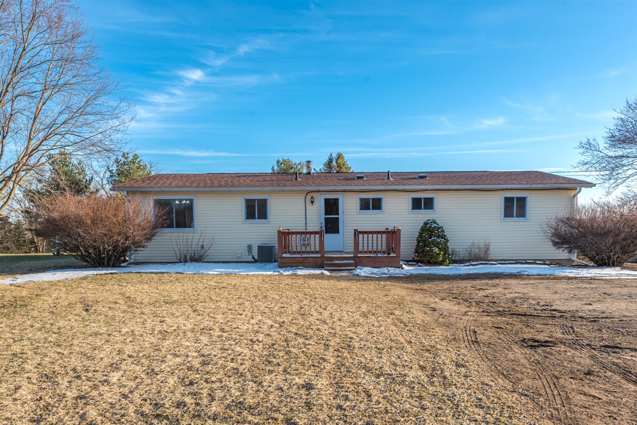 19820 Ivey Road, Chelsea, MI, 48118-9479