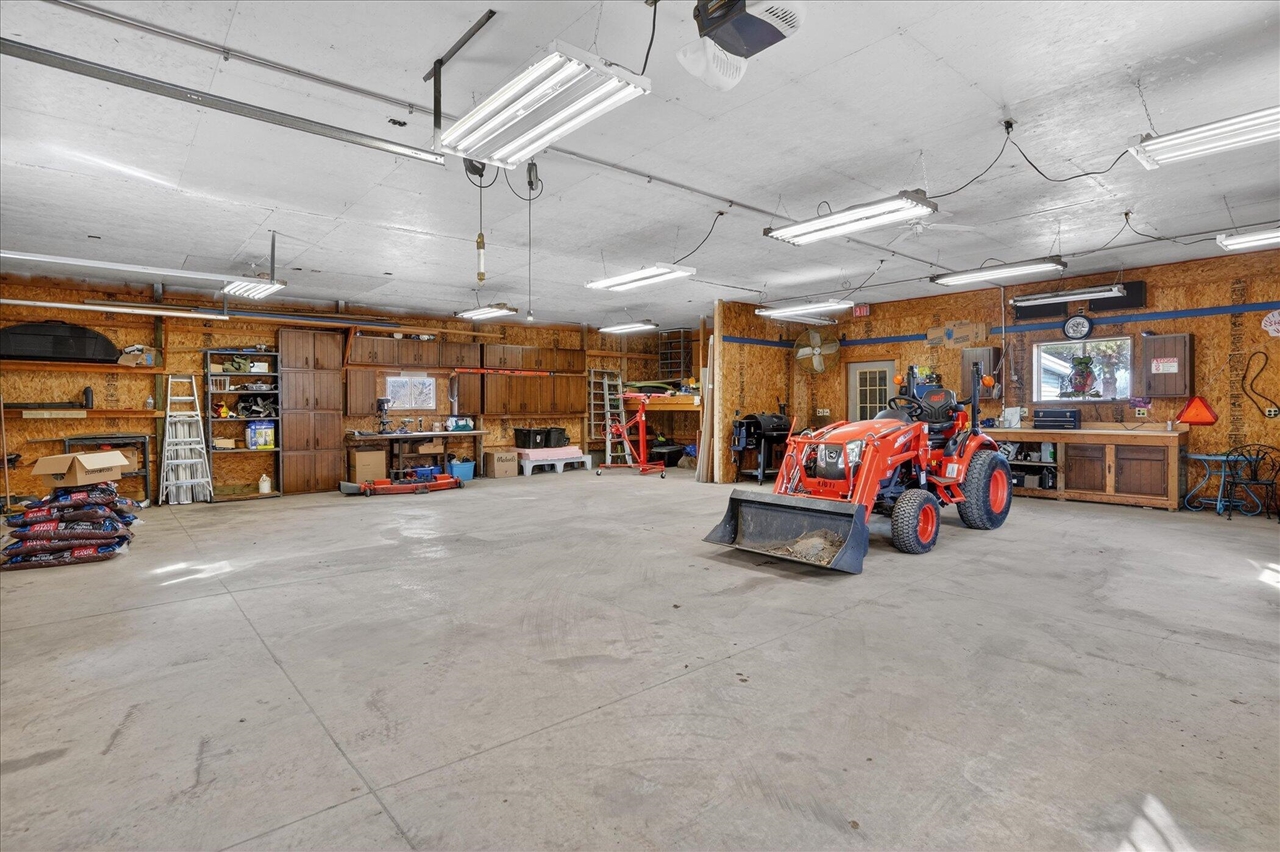 Jackson, MI, 49201-9379