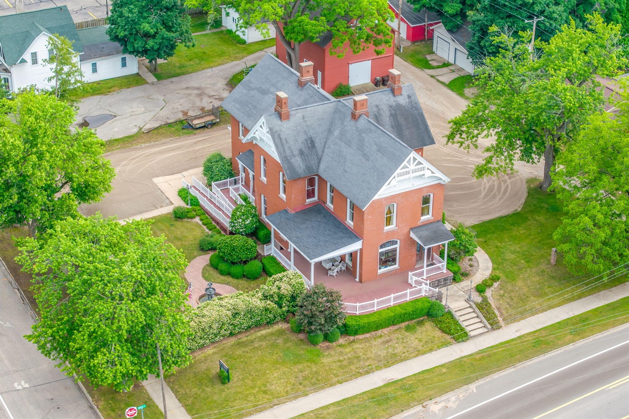 414 Maple Street, Big Rapids, MI, 49307