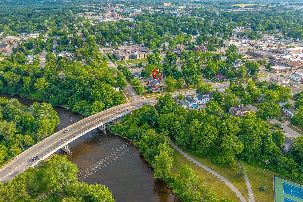 414 Maple Street, Big Rapids, MI, 49307