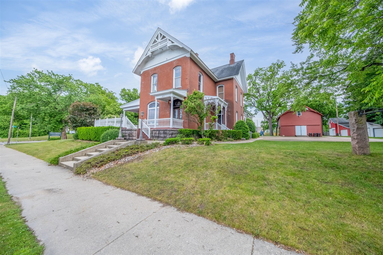 414 Maple Street, Big Rapids, MI, 49307