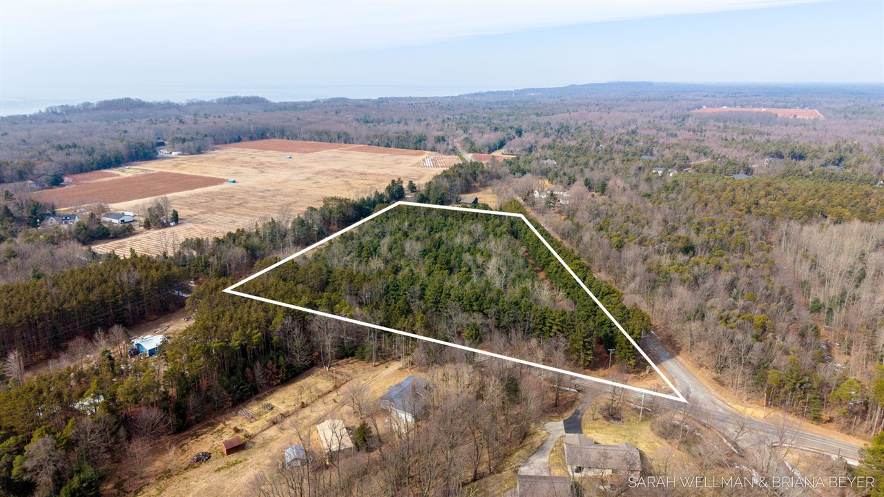 VL Hiawatha Drive, West Olive, MI, 49460-9756