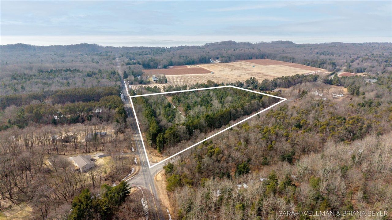 VL Hiawatha Drive, West Olive, MI, 49460-9756