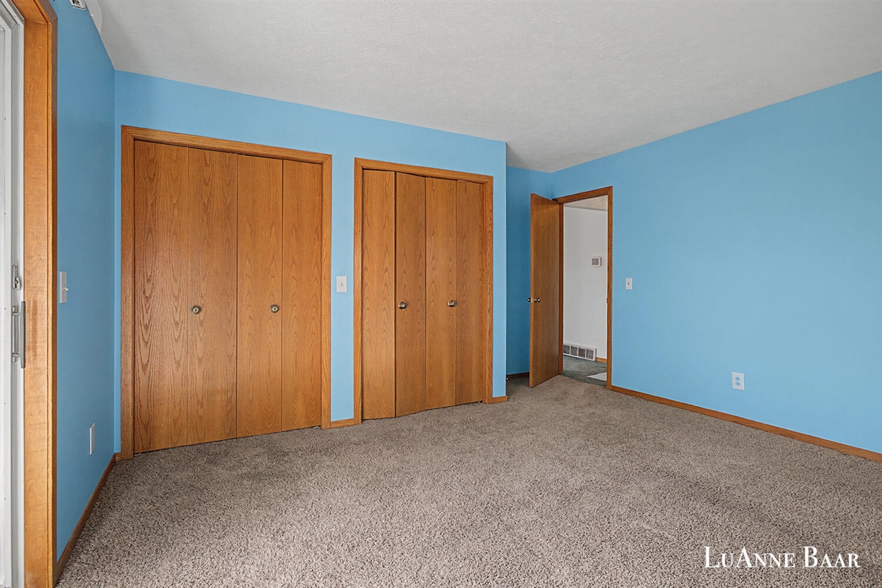 8050 Oakview Ridge Drive, Rockford, MI, 49341