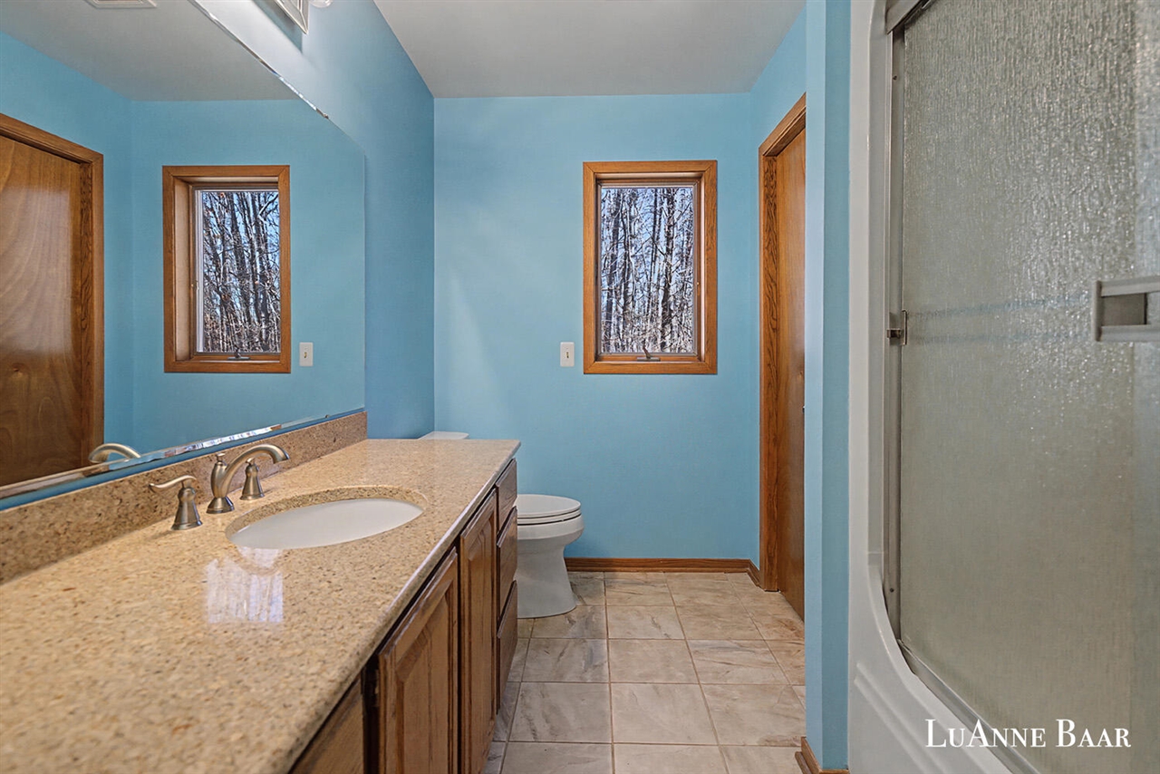 8050 Oakview Ridge Drive, Rockford, MI, 49341